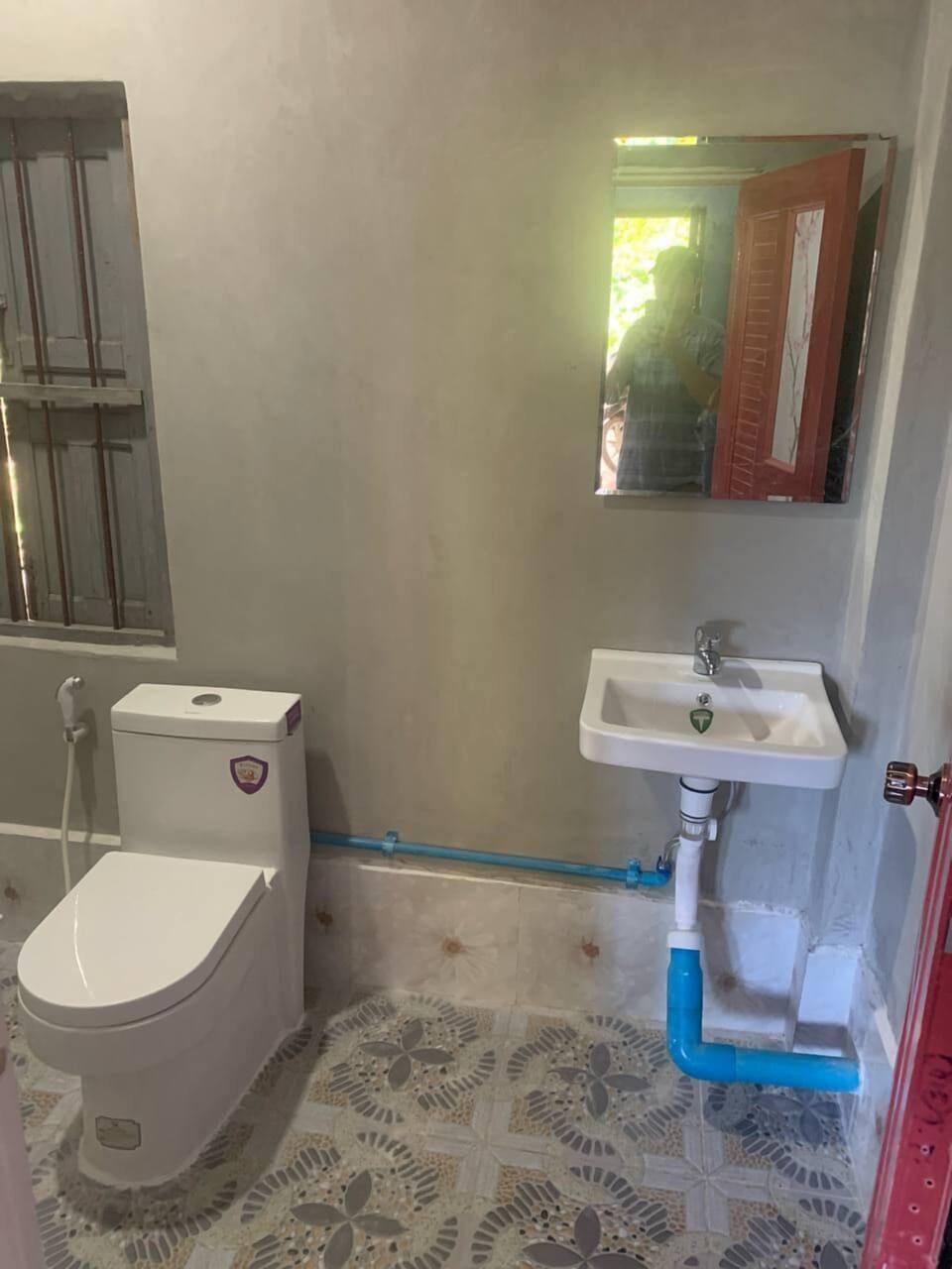 Double Bed-Airconditioned | Bathroom | Shower, hydromassage showerhead, free toiletries, towels