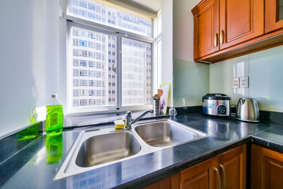 Comfort Apartment, 2 Bedrooms, Non Smoking, City View | In-room dining