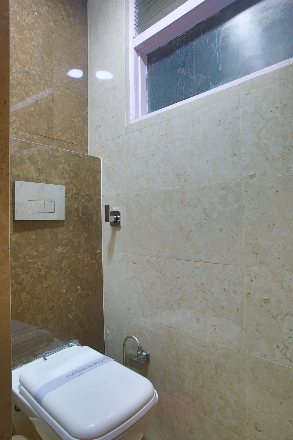 Super Deluxe 3 Bed | Bathroom | Shower, free toiletries, slippers, towels