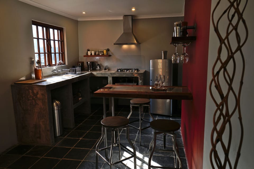 Basic Studio, Non Smoking | Private kitchen | Full-size fridge, microwave, stovetop, coffee/tea maker