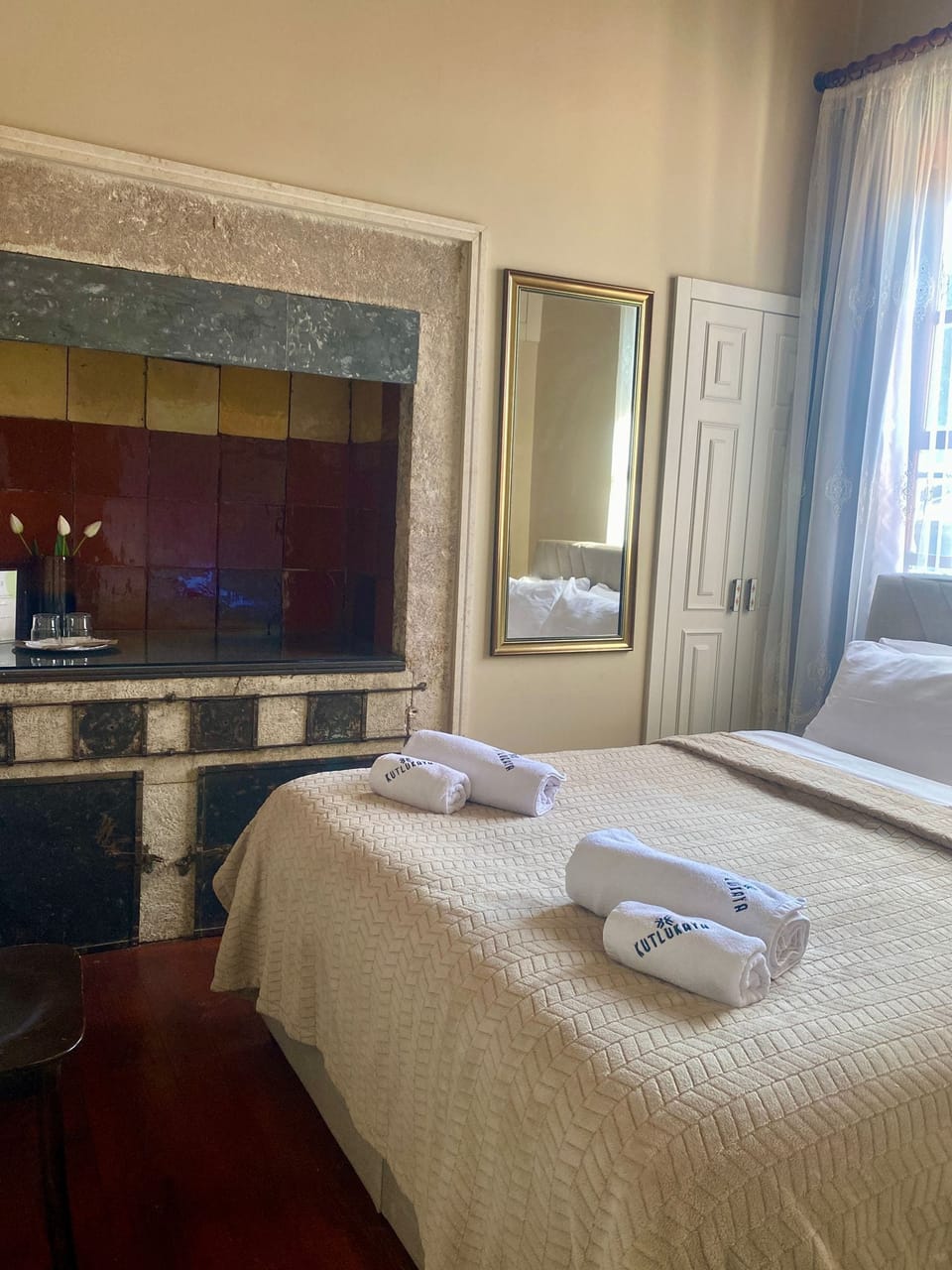 Economy Room | Premium bedding, down comforters, minibar, individually decorated