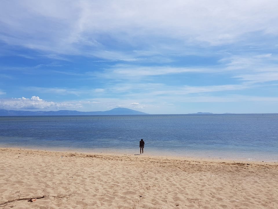 Beach nearby, snorkeling, fishing