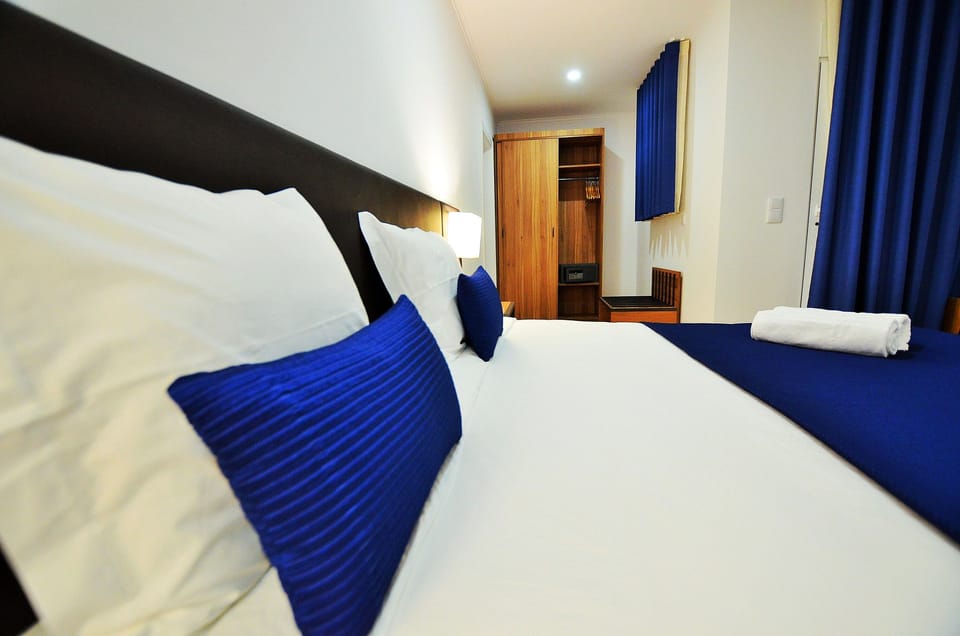 Minibar, in-room safe, desk, iron/ironing board