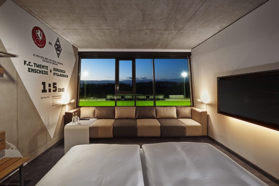 Business Double Room | Hypo-allergenic bedding, down comforters, soundproofing, free WiFi