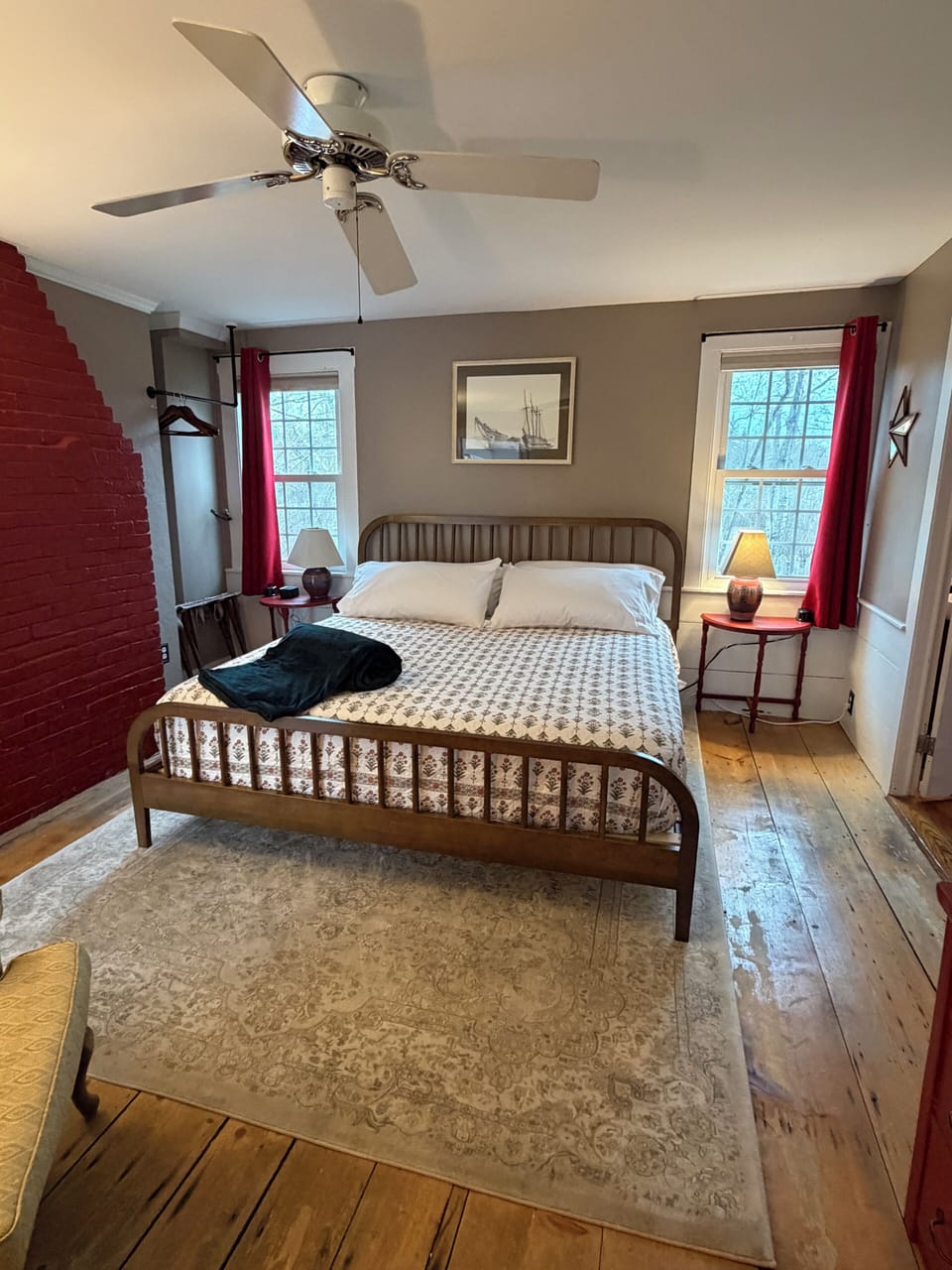 Room, 1 King Bed, Non Smoking | Pillowtop beds, blackout drapes, iron/ironing board (on request)