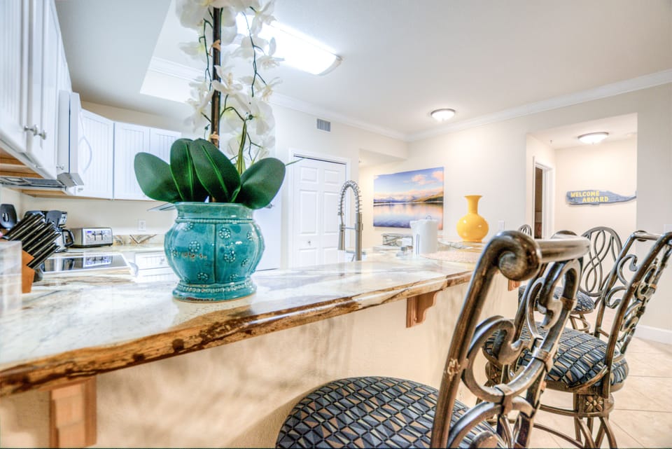 Condo, 3 Bedrooms, Balcony, Beachfront (2302) | 1 bedroom, individually decorated, individually furnished, desk