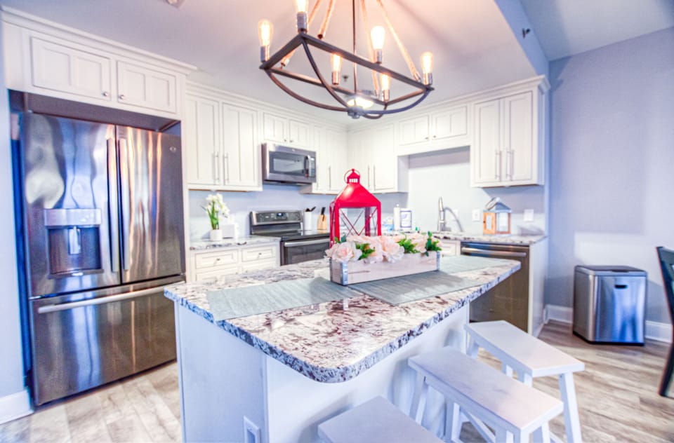 Condo, 3 Bedrooms (633) | Living area | 40-inch TV with cable channels