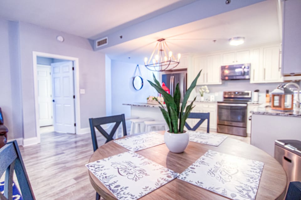 Condo, 3 Bedrooms (633) | Living area | 40-inch TV with cable channels