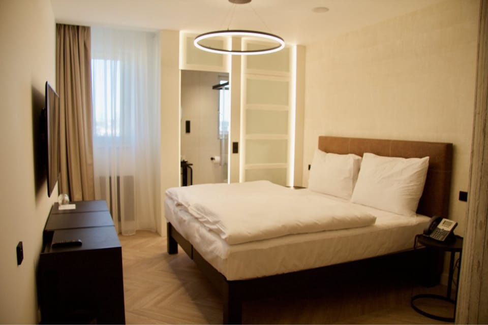 Premium bedding, memory foam beds, in-room safe, desk