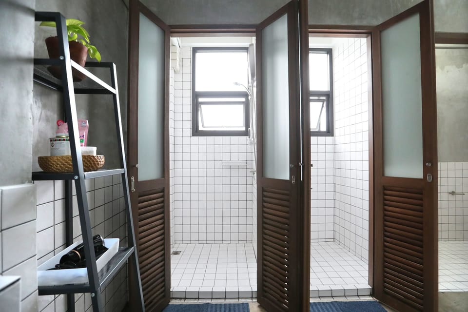 Bathroom shower