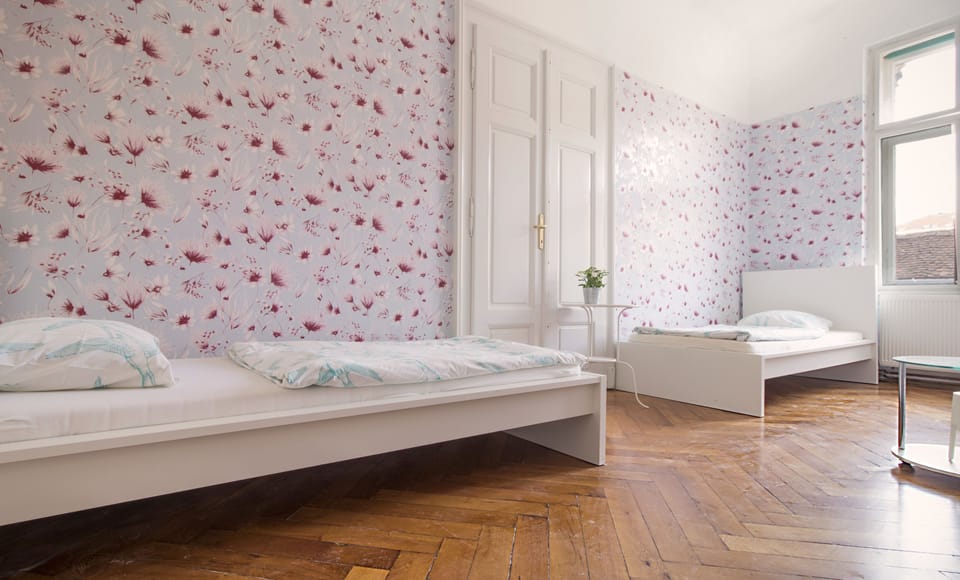 Single Room, Shared Bathroom | Bed sheets