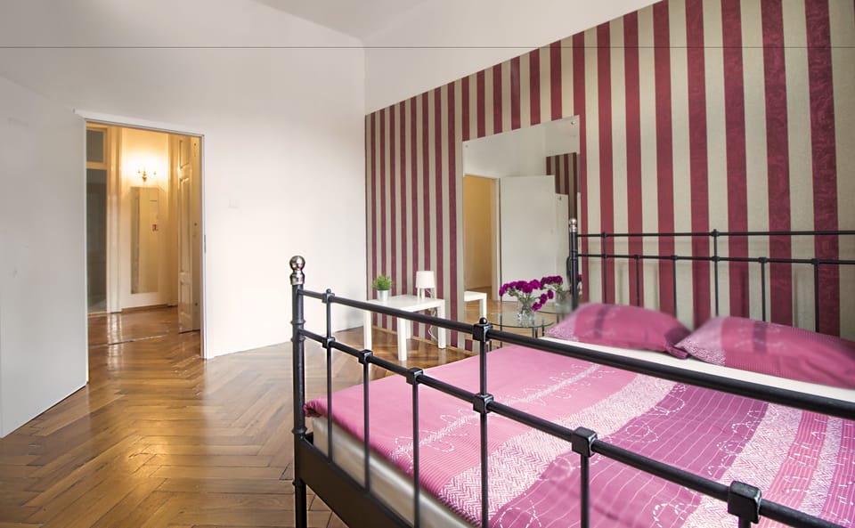 Triple Room, Shared Bathroom | Bed sheets