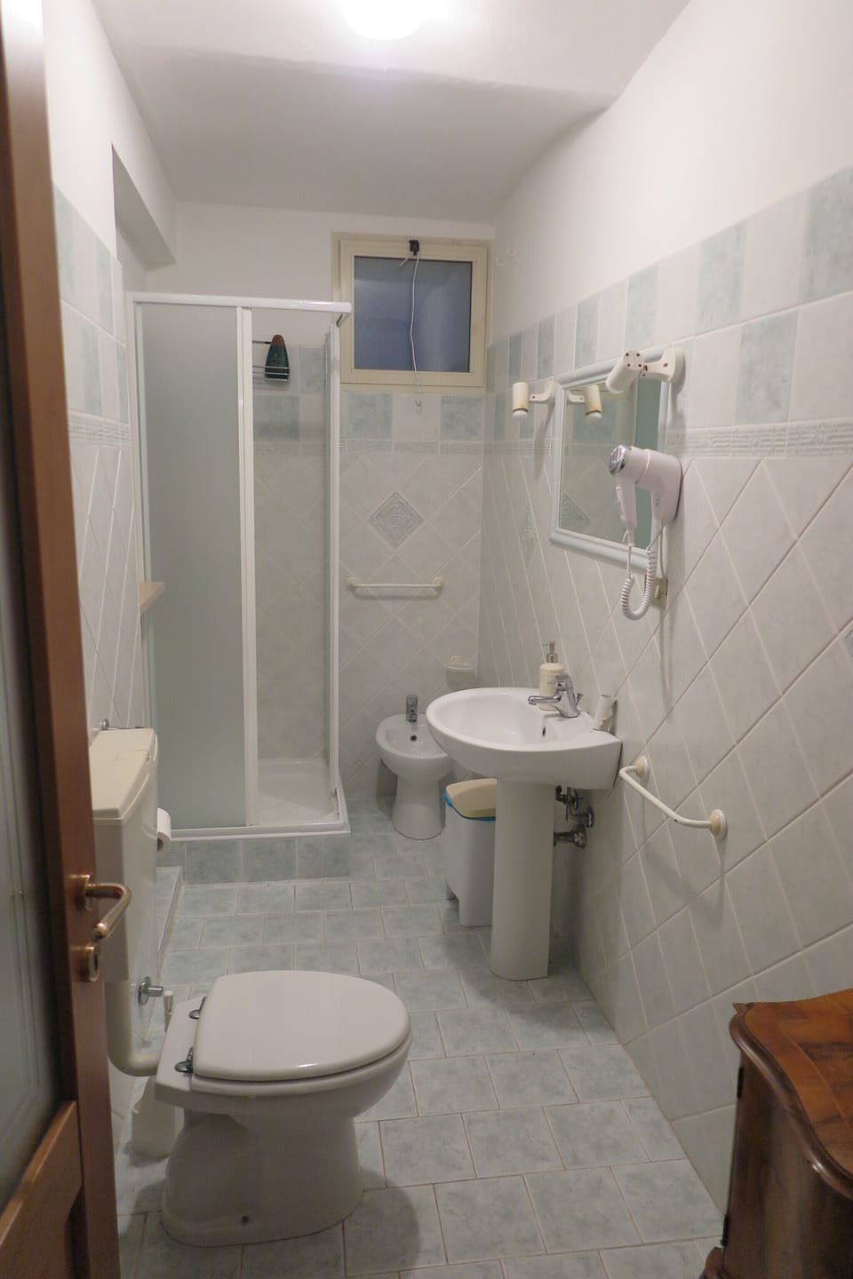Triple Room | Bathroom | Hair dryer, bidet