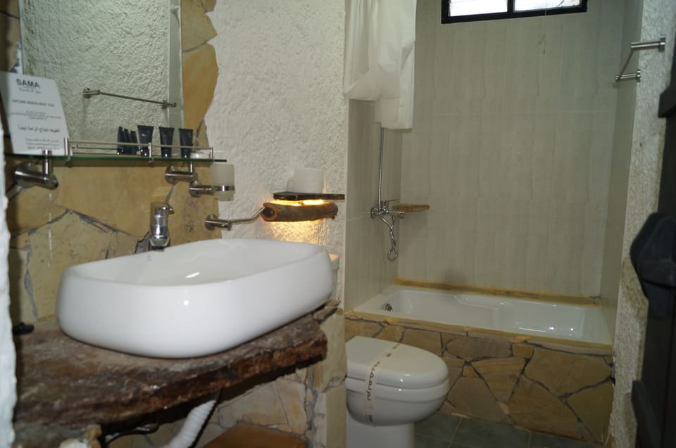Family Bungalow | Bathroom | Shower, free toiletries, towels, soap