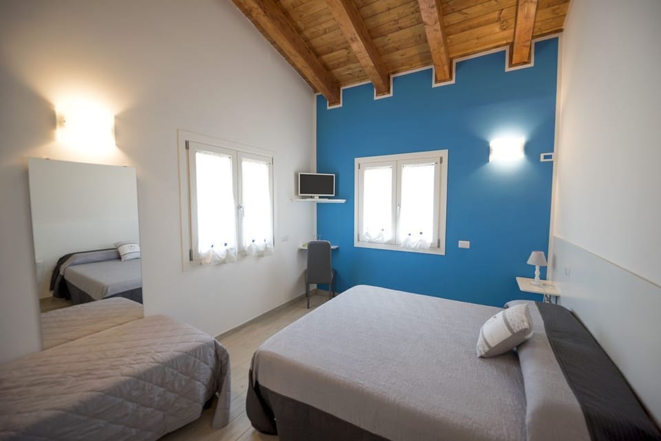 Triple Room | Soundproofing, WiFi (free)
