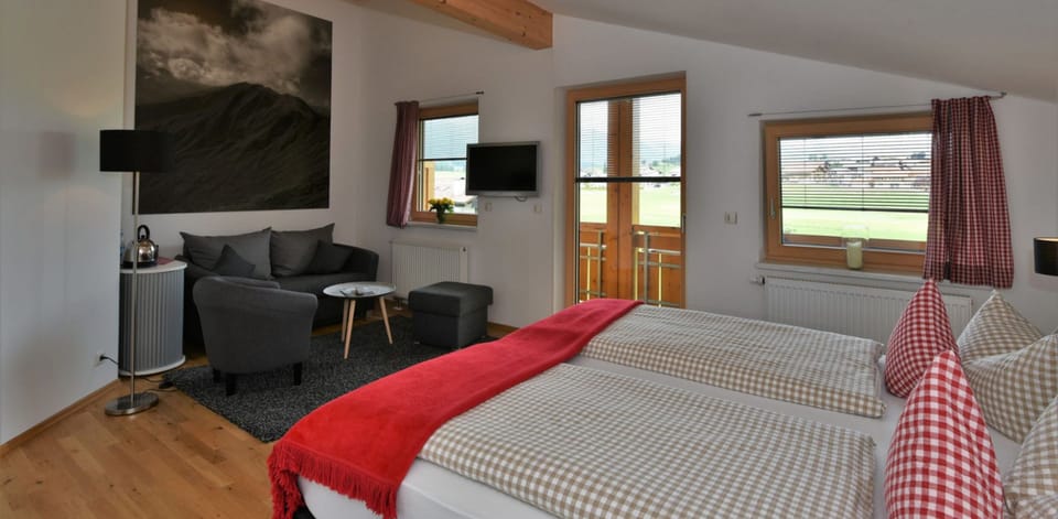 Grand Double Room, Balcony | Free WiFi