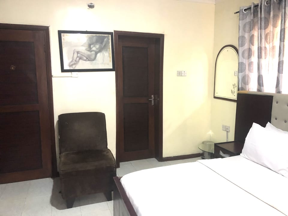 Deluxe Double Room, 1 Double Bed, Non Smoking | Desk, laptop workspace, free WiFi, bed sheets