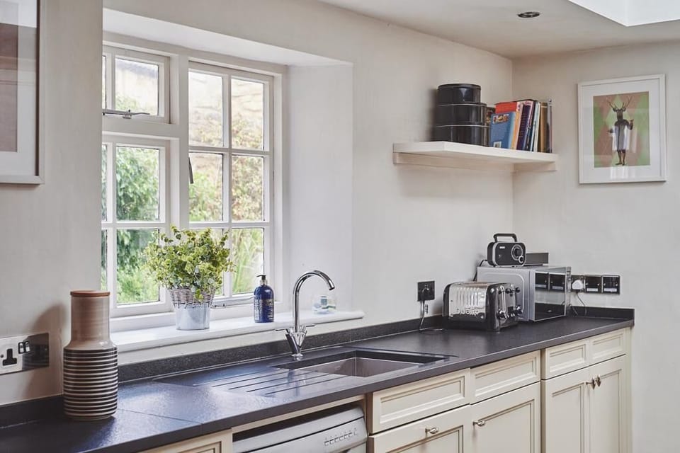 Family Cottage, Private Bathroom (The Crook) | Shared kitchen