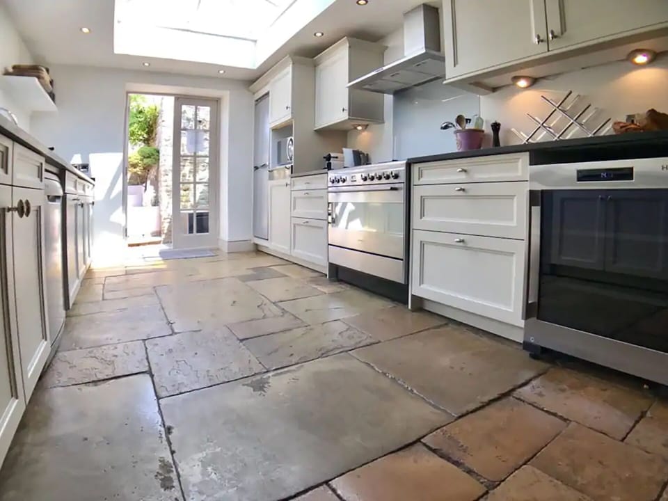 Family Cottage, Private Bathroom (The Crook) | Shared kitchen