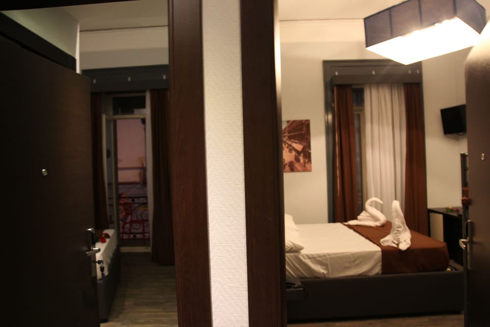 Royal Suite, 2 Bedrooms, Connecting Rooms | Room amenity
