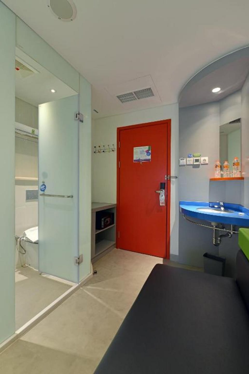 Shower, towels