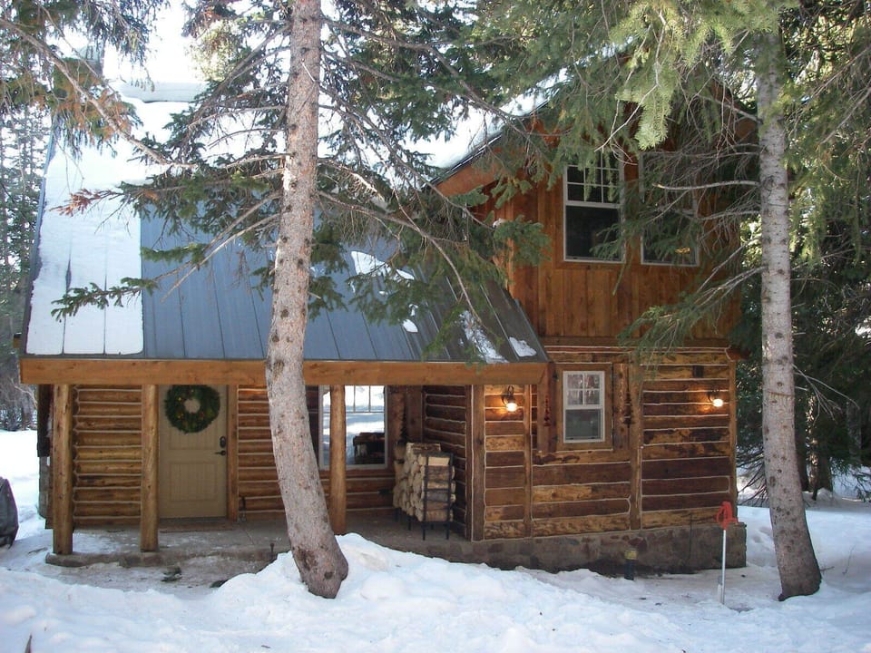 The Cozy Cabin....Walk to Brighton Ski Resort!!!