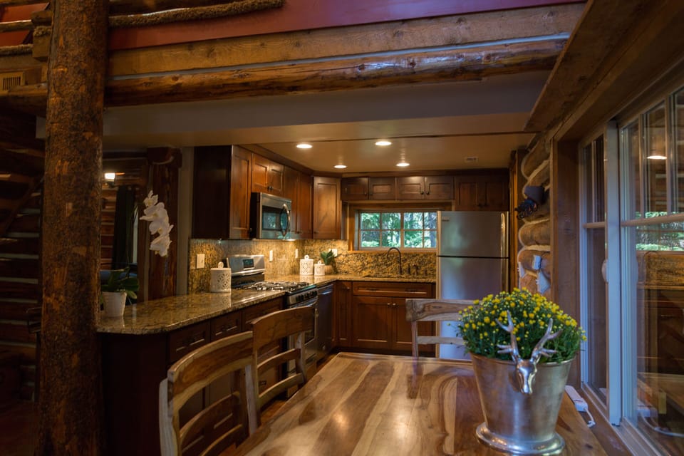 Fully equipped kitchen with all you need for cooking.
