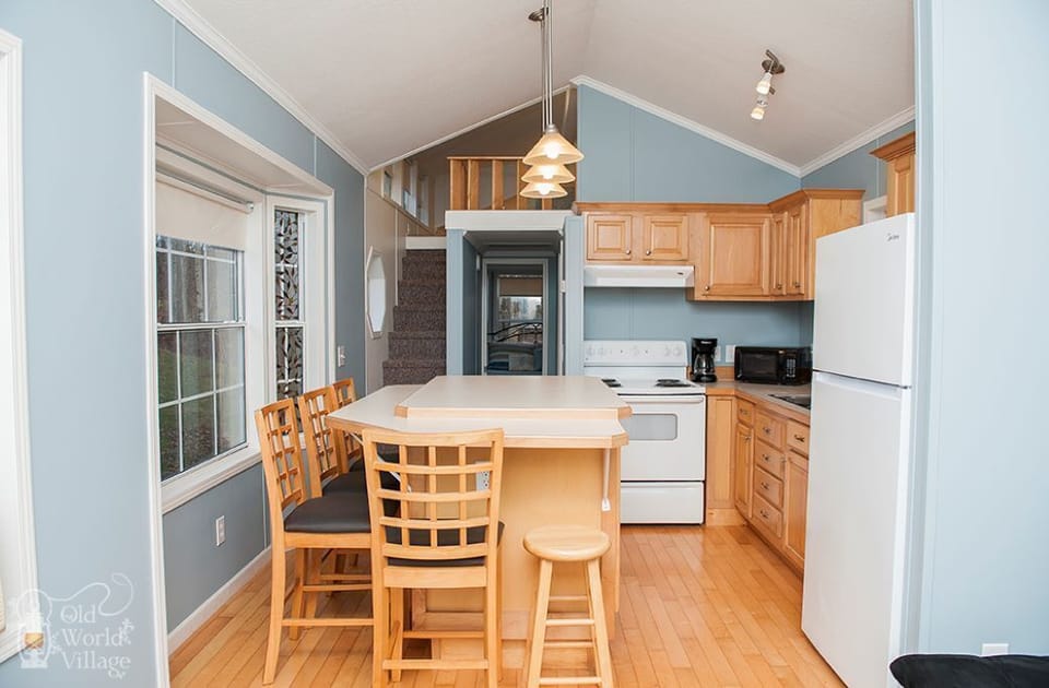 fully outfitted kitchen