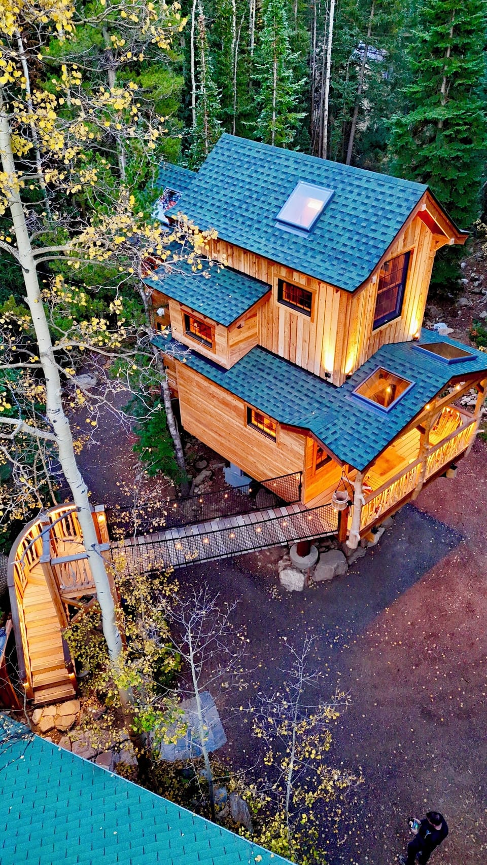Just getting to the Treehouse makes you feel like a kid again.. ☺️