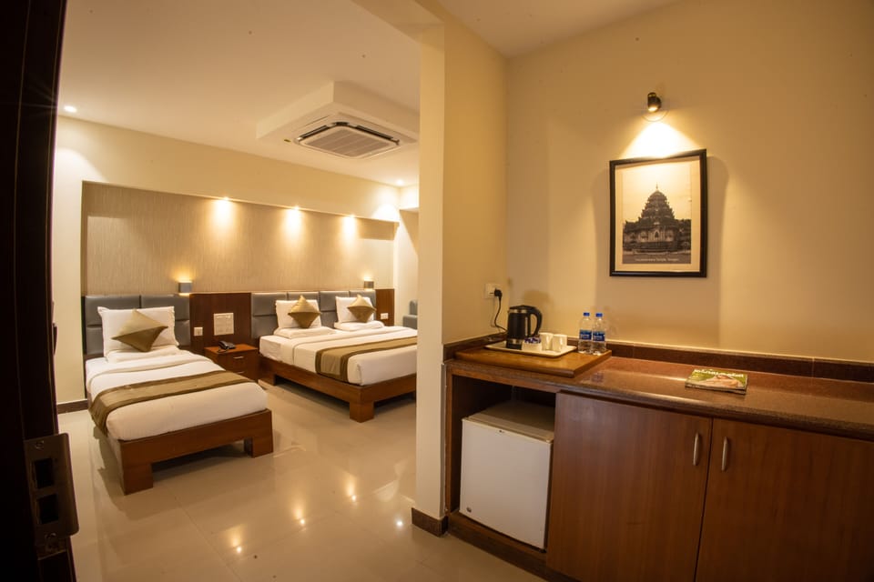 Deluxe Rooms | 1 bedroom, Egyptian cotton sheets, premium bedding, desk