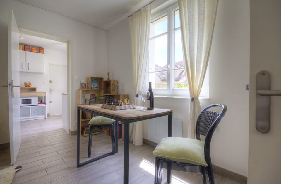 Comfort Apartment, 1 Bedroom, Non Smoking | In-room dining