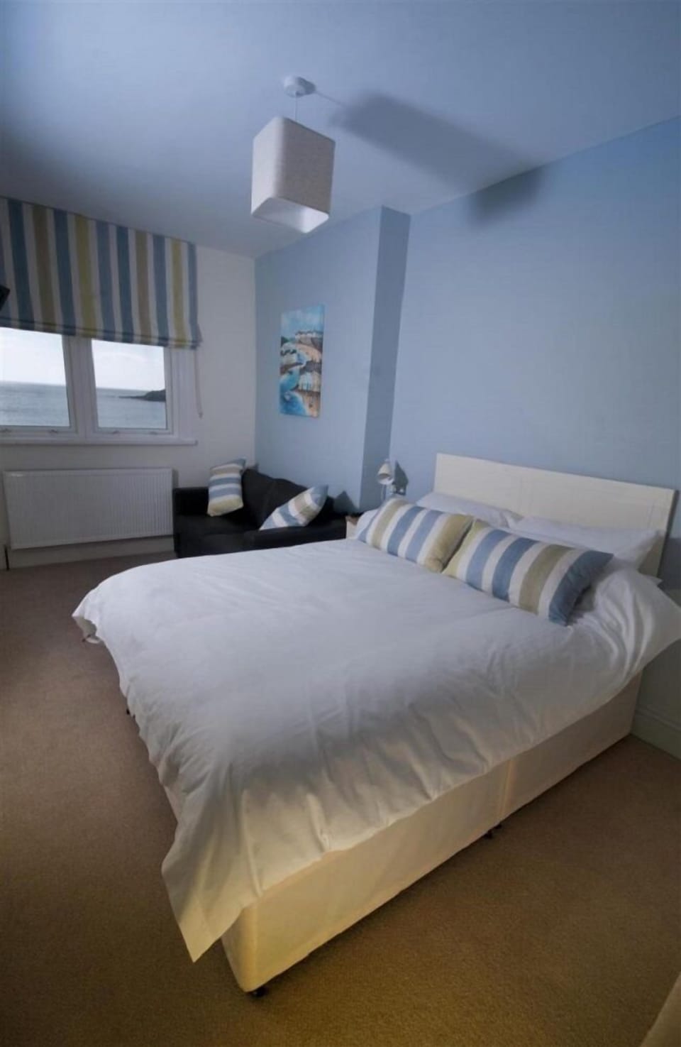 Family Room | Desk, free WiFi, bed sheets