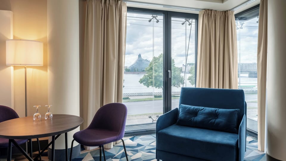 Riverside Deluxe room | City view