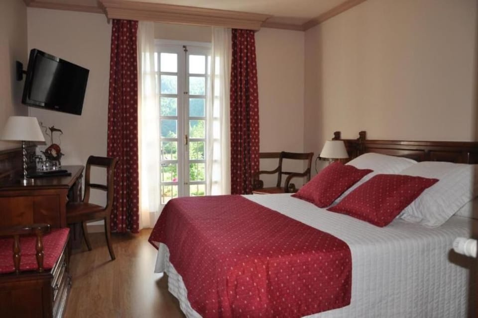 Double or Twin Room, 1 Bedroom | Premium bedding, memory foam beds, blackout drapes, free WiFi
