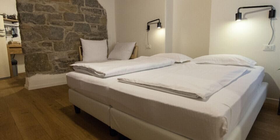Comfort Apartment | 1 bedroom, down comforters, desk, soundproofing