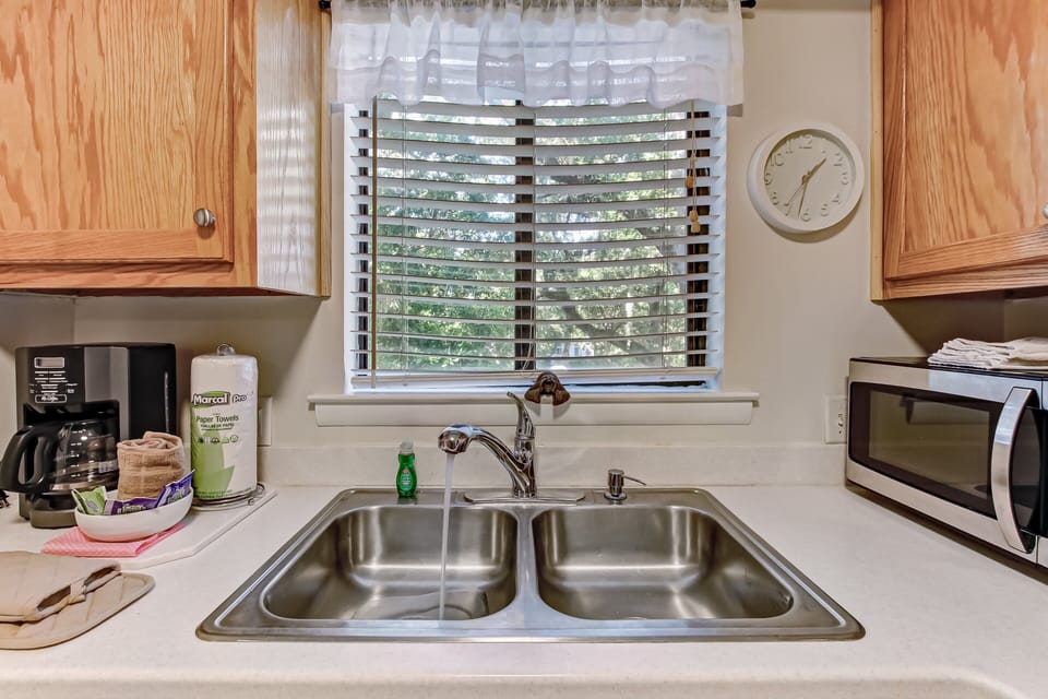 Condo, 2 Bedrooms | Private kitchen | Microwave, dishwasher, cookware/dishes/utensils