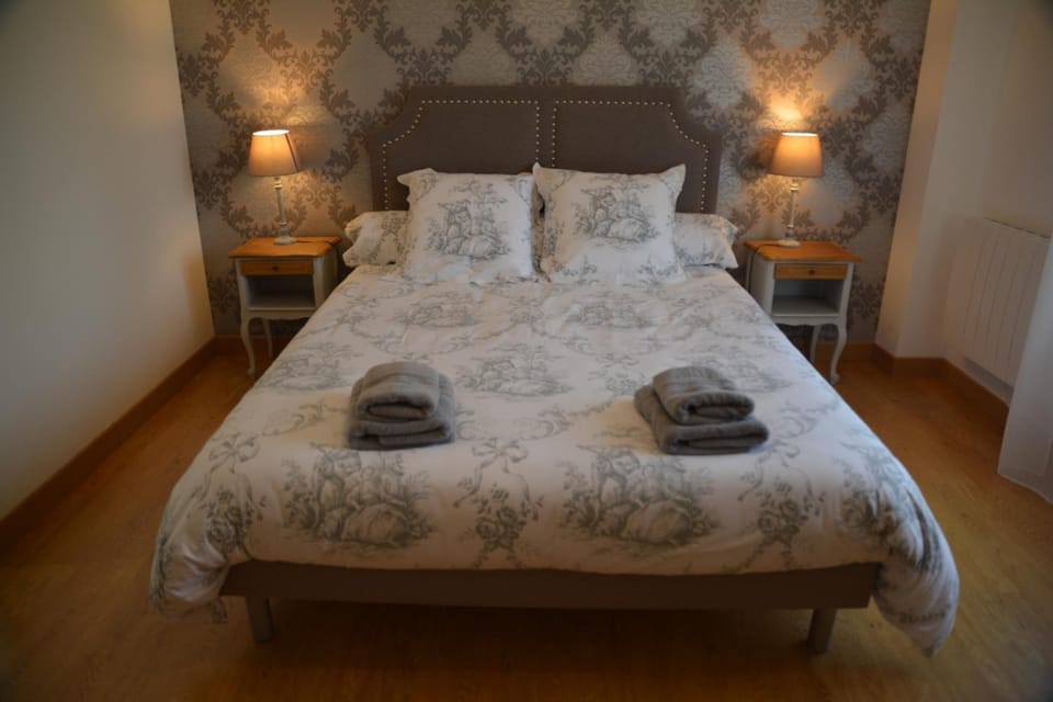 Premium bedding, individually decorated, individually furnished, desk