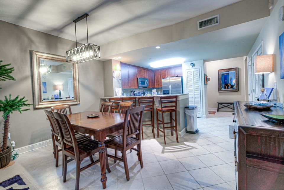 Condo, 3 Bedrooms, Balcony, Oceanfront (1509) | In-room dining