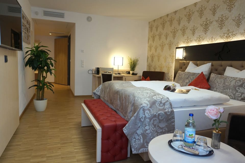 Deluxe Double Room | Hypo-allergenic bedding, desk, soundproofing, WiFi