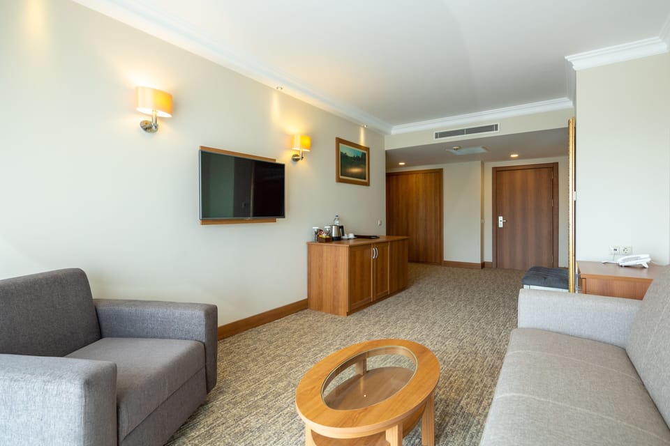 Free minibar items, in-room safe, free WiFi