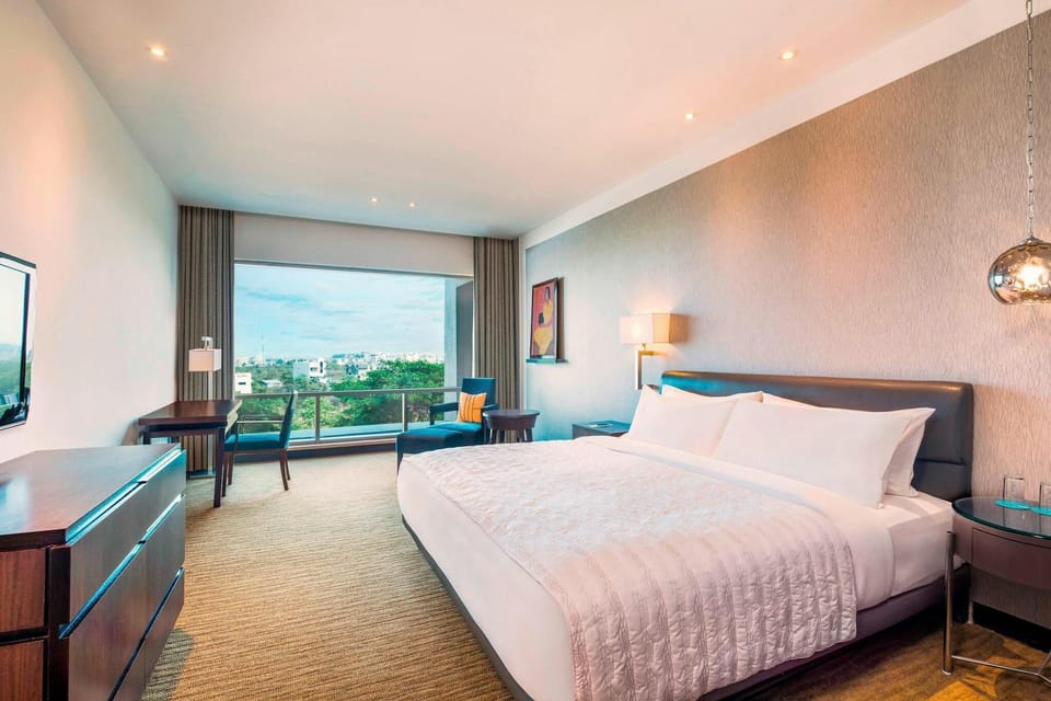 Egyptian cotton sheets, premium bedding, Select Comfort beds, minibar