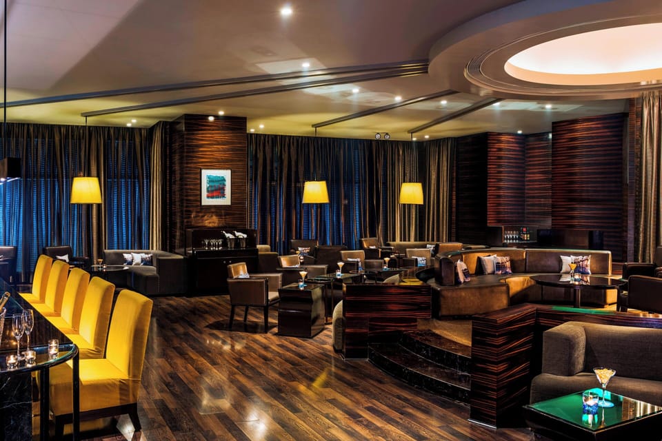 2 restaurants; breakfast, lunch, dinner, and brunch served