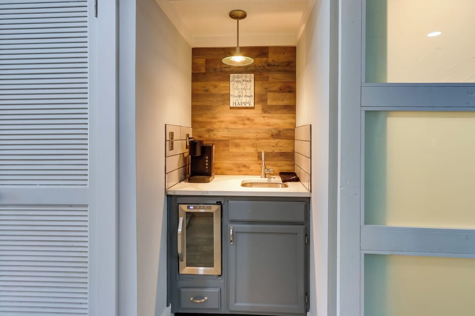 Wet Bar