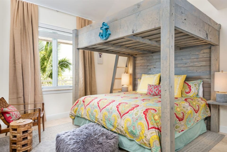 Luxury Condo, 3 Bedrooms, Sea View, Beachfront | Egyptian cotton sheets, premium bedding, down comforters, in-room safe