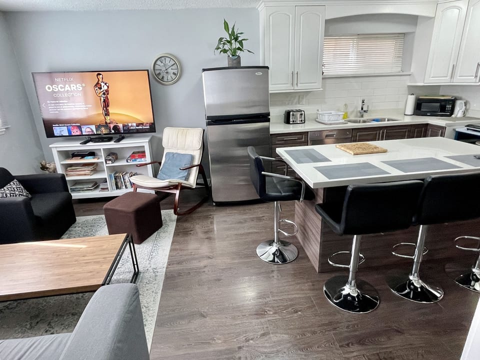Living room/kitchen