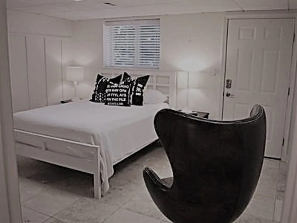 Entry level bedroom with queen bed