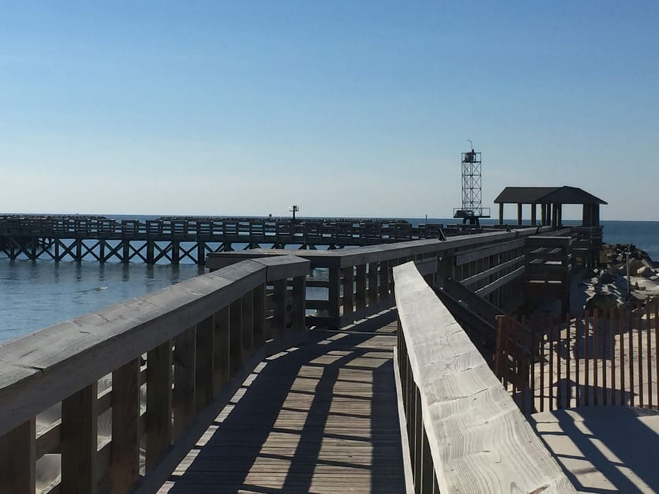 Cape Charles Public Pier - Enjoy Crabbing and Fishing! 