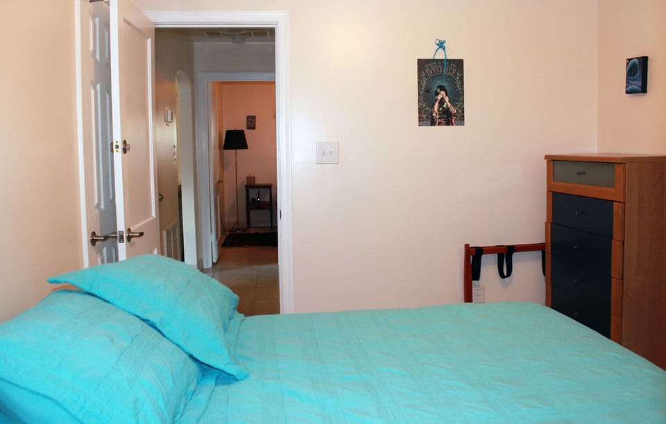 Second bedroom, full size bed and closet