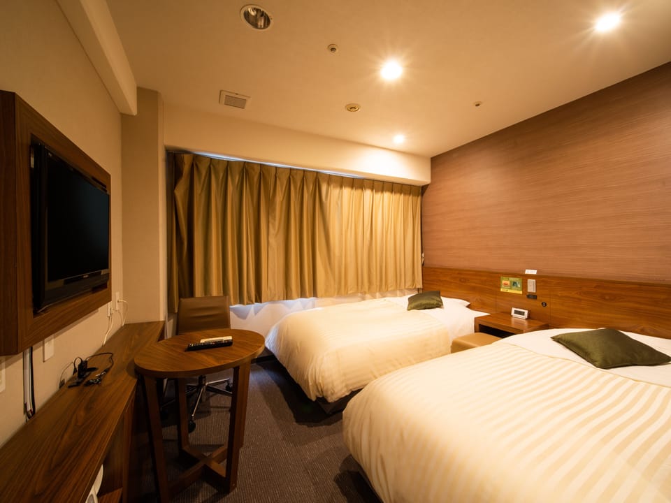 Standard Twin Room, Non Smoking | Desk, WiFi (free), individually decorated, bed sheets