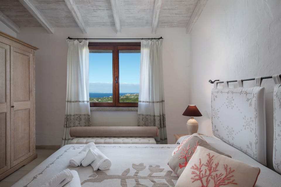 In-room safe, soundproofing, WiFi (free), individually furnished